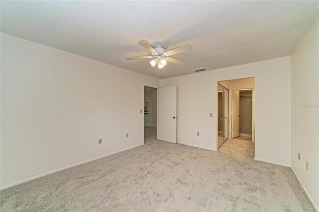 Building Photo - 4863 Village Garden Dr
