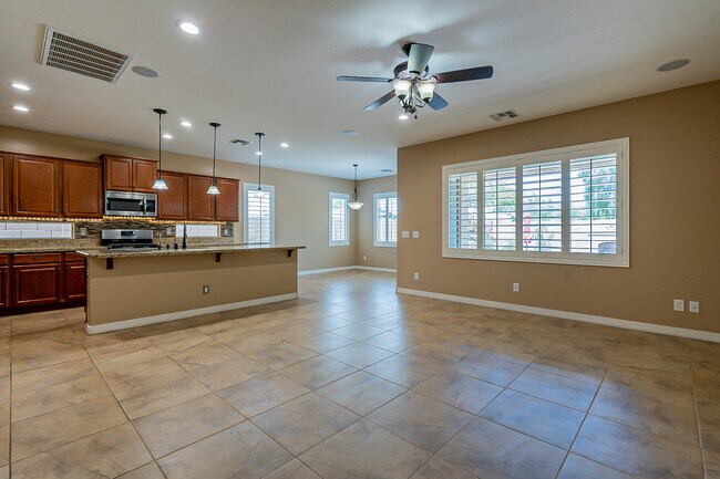 Building Photo - 28315 N Welton Pl