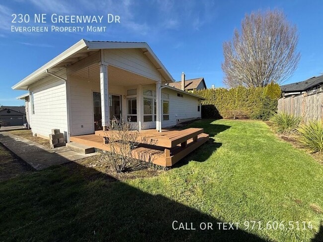 Building Photo - 230 NE Greenway Dr