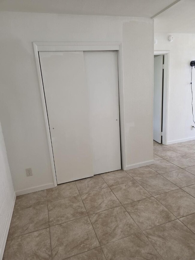 Building Photo - 2013 W Encanto Blvd