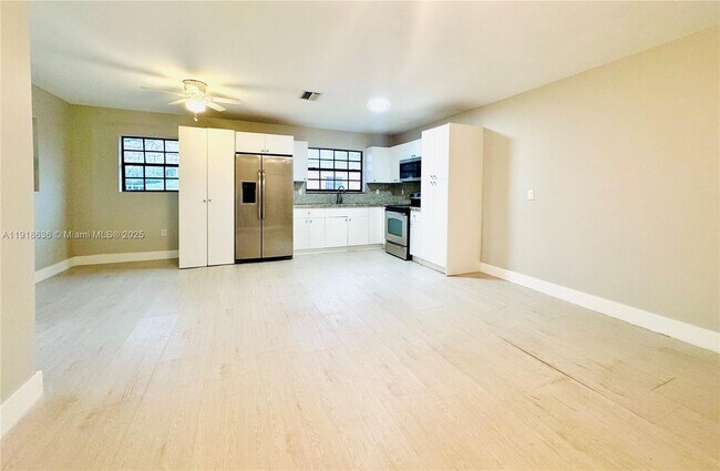 Building Photo - 1152 NW 127th St