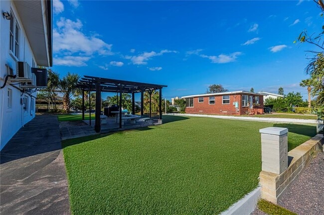 Building Photo - 2061 S Peninsula Dr