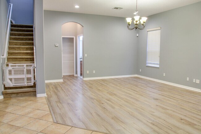 Building Photo - 805 Bainbridge Loop