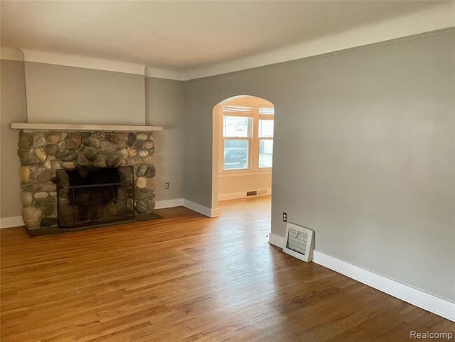 Building Photo - 1103 Mclean Ave