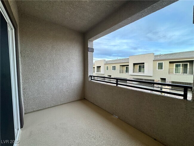 Building Photo - 337 Laurel Peak Dr