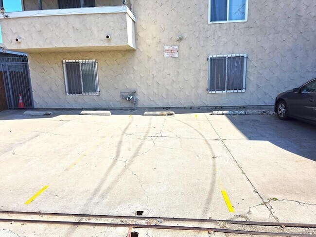 Building Photo - 4056 Van Dyke Ave