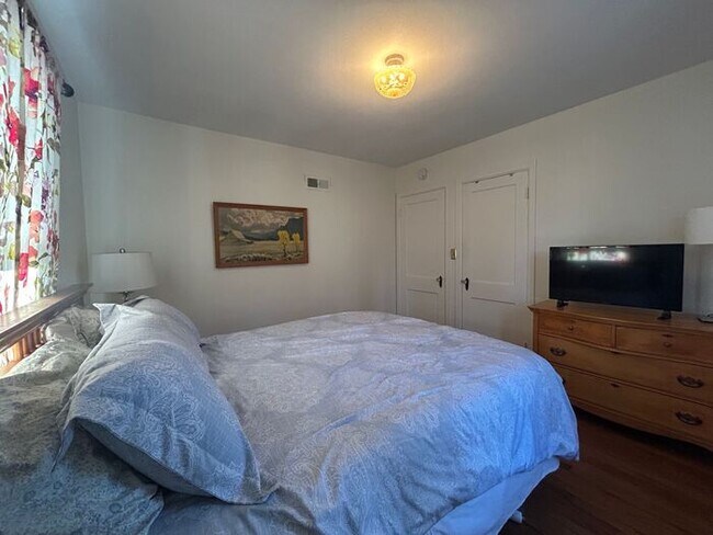 Building Photo - $1,800 | 2 Bedroom, 1 Bathroom Home | No Pets Allowed | Available for August 14th, 2026 Move In!