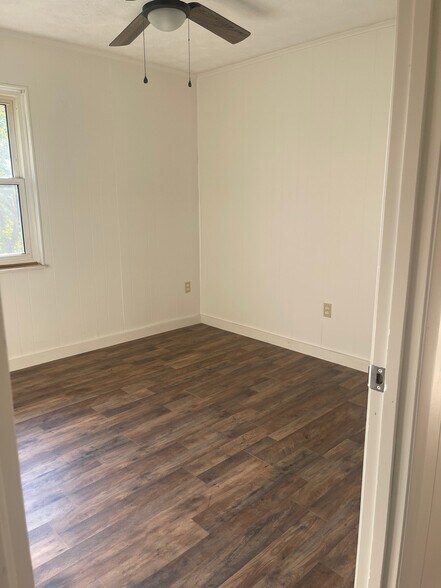 Building Photo - 228 Gatewood Rd