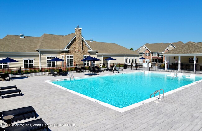 Building Photo - 1907 Stallion Cir E