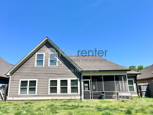 Building Photo - 2758 Waterhaven Dr