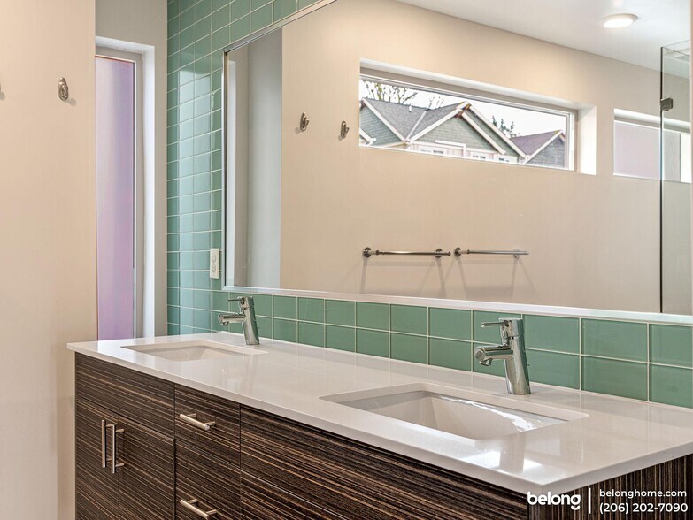 Building Photo - 1720 27th Ave