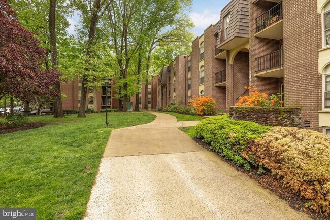 Building Photo - 3308 Woodburn Village Dr