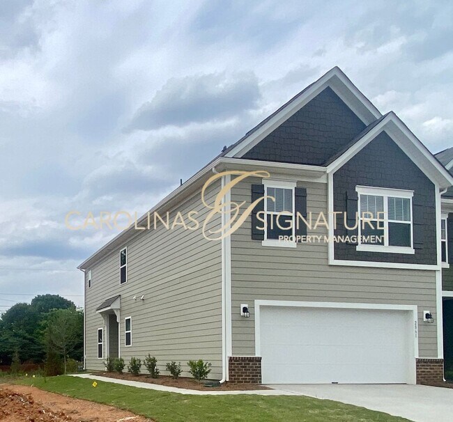 Building Photo - End Unit, 3BR/2.5BA Townhome in Piper Landing