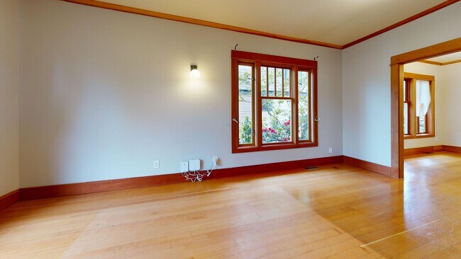 Building Photo - The Perfect Restored University Heights Home -available for rent now!
