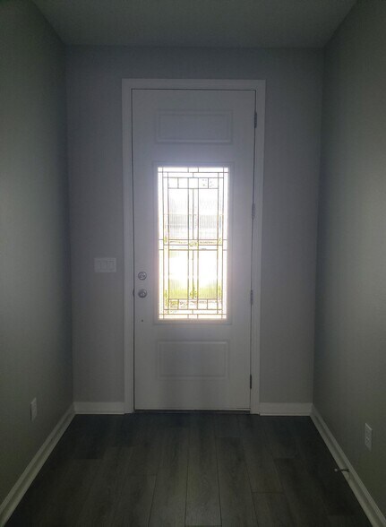 Building Photo - 89 Signet Cir