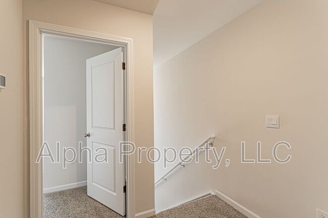 Building Photo - 766 Embark Cir