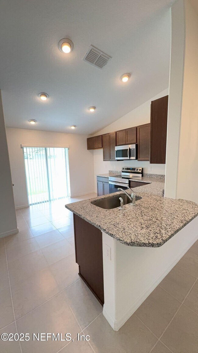 Building Photo - 4 Llobell Pl