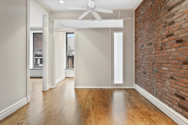 Building Photo - 202 E 13th St