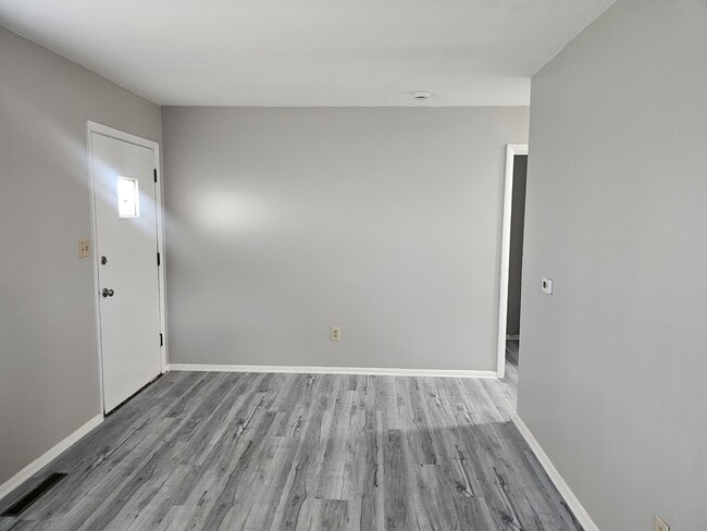 Building Photo - 1062 Brentnell Ave