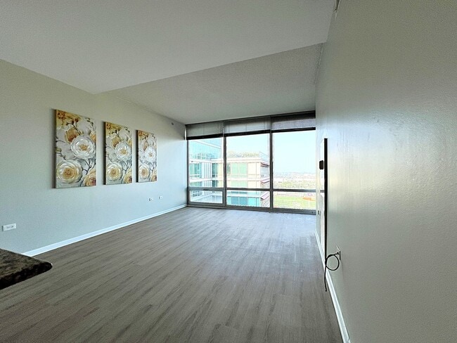 Building Photo - 9655 Woods Dr