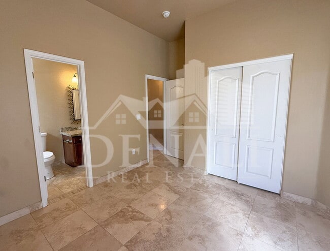 Building Photo - 3533 N Desert Oasis