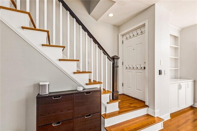 Building Photo - 841 Piedmont Ave NE