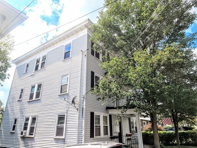 Building Photo - 76 Farquhar St