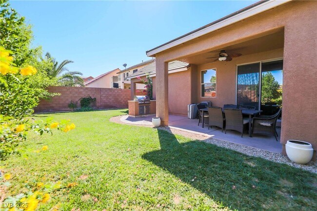 Building Photo - 780 Valley Rise Dr