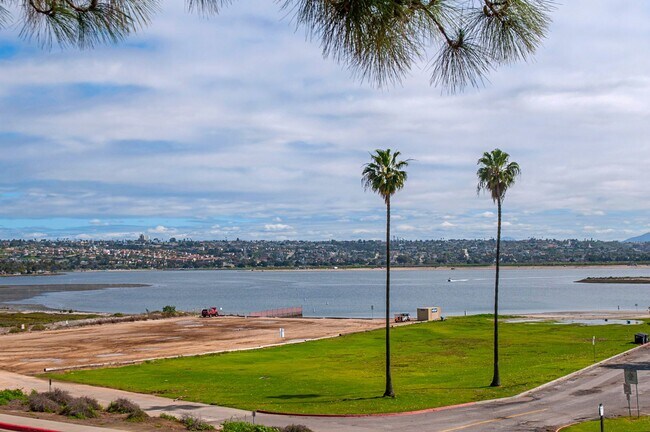 Building Photo - 3 BLOCKS TO MISSION BAY! SPACIOUS 2BD/1BA TOP FLOOR APARTMENT W/ GARAGE!!! $2,995/mo