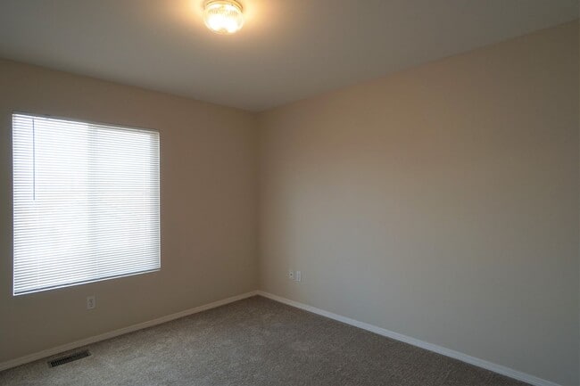 Building Photo - 3430 MacGregor Dr
