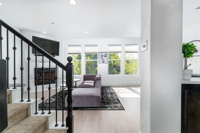 Building Photo - 2635 Villa Di Lago Dr