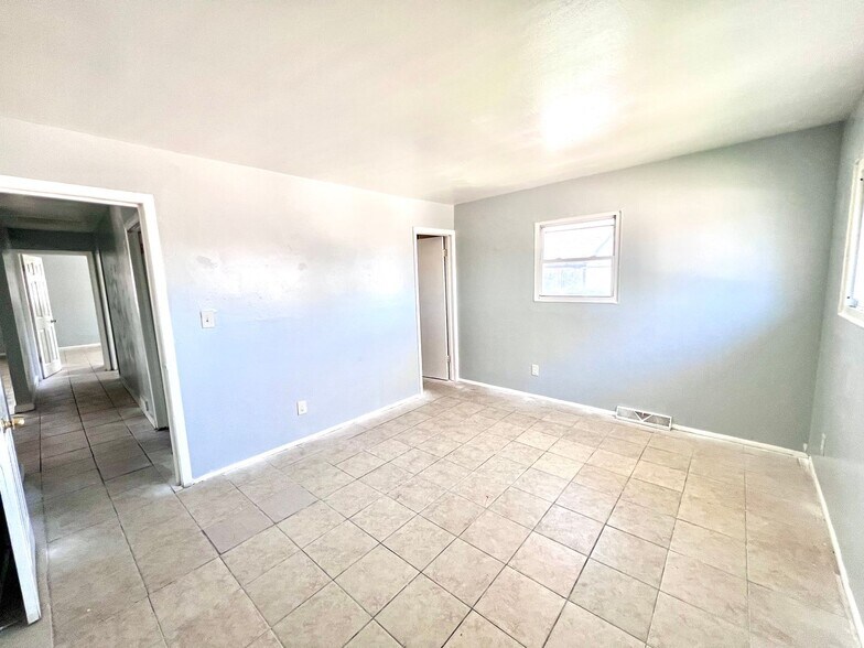 Building Photo - 5750 N 65th St