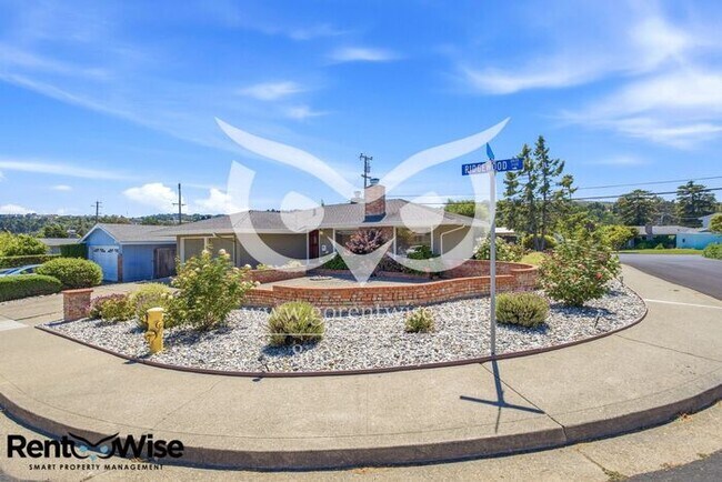 Building Photo - 1109 Ridgewood Dr