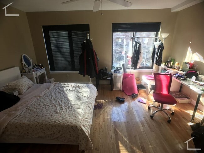 Building Photo - 9/1  3BR/2BA townhouse near Green Line, BU, Berklee