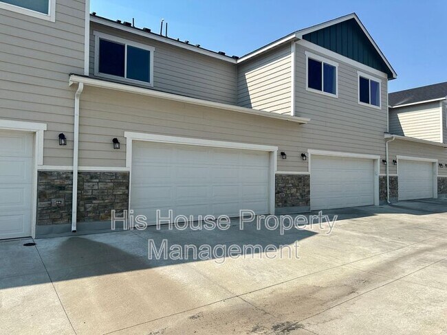 Building Photo - 1353 Reynolds St