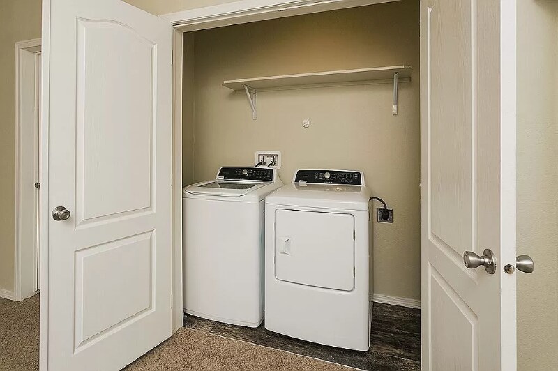 Building Photo - 589 CO-172