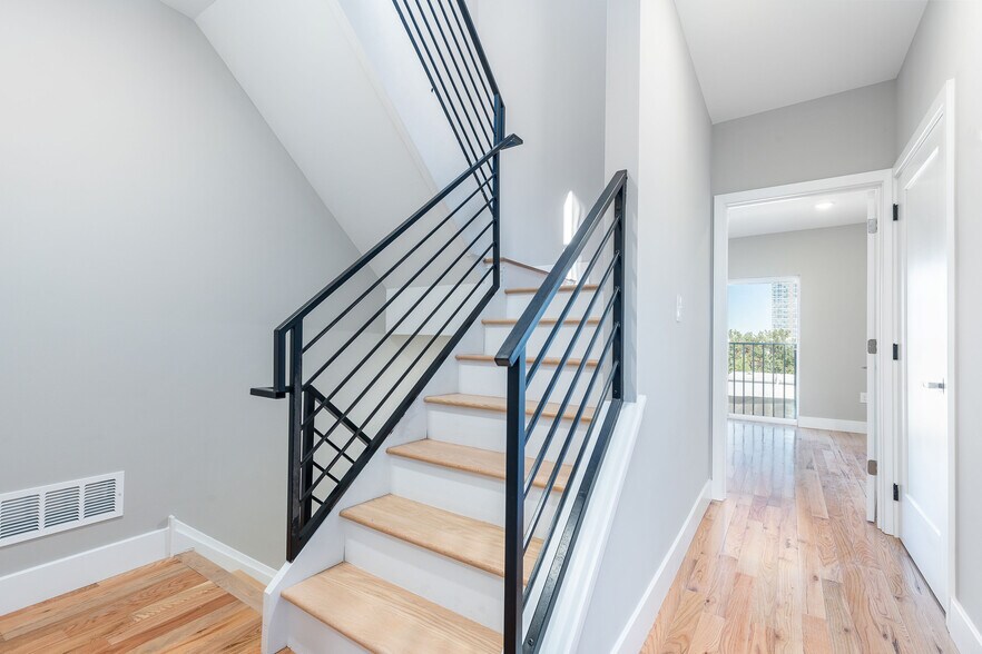 Building Photo - 1331 N 17th St