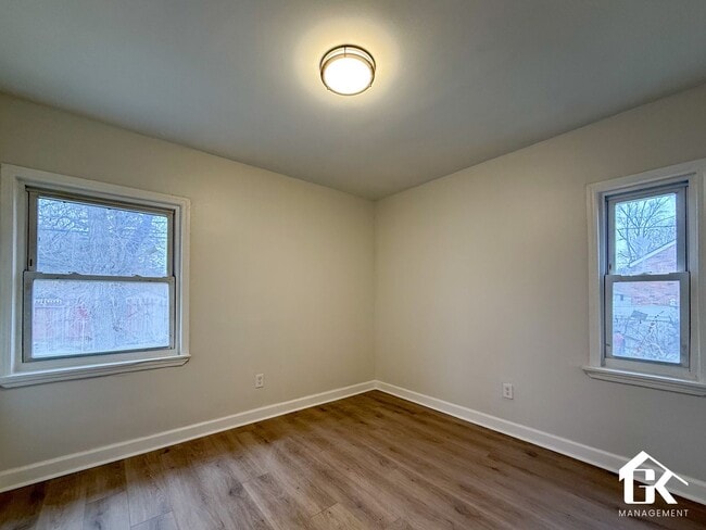 Building Photo - Fully remodeled 3 Bed 2.5 Bath