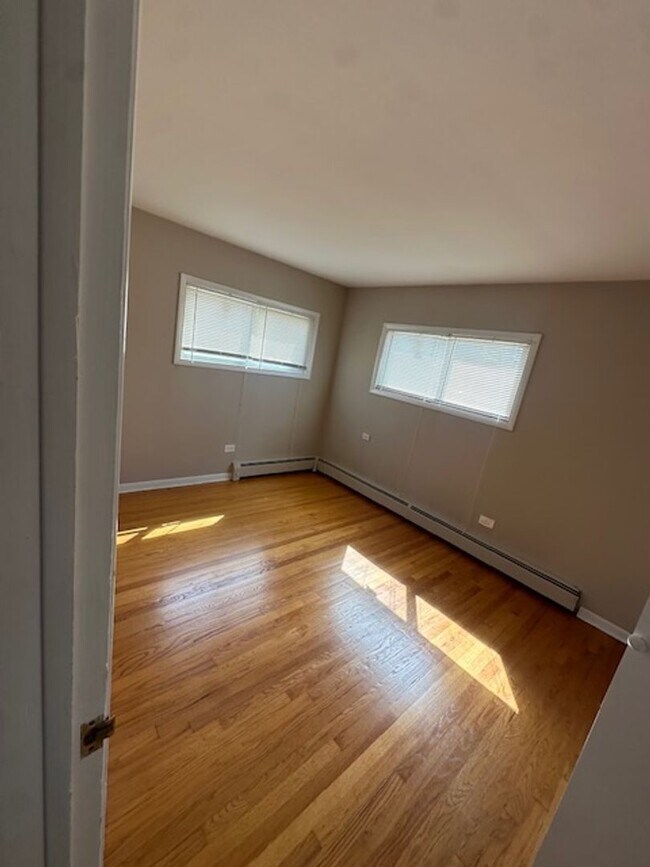 Building Photo - 5607