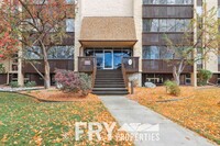 Building Photo - Great Condo in Prime Location