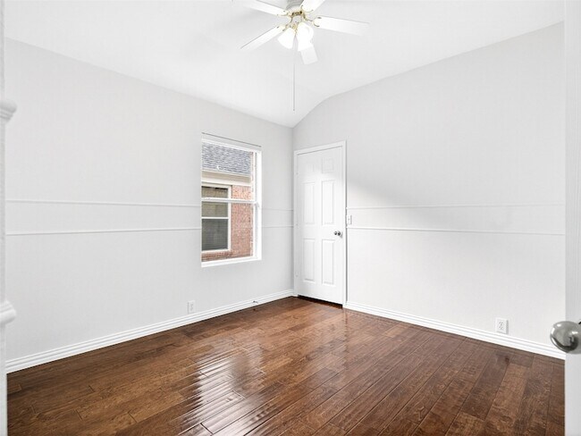 Building Photo - 1817 Newton Dr