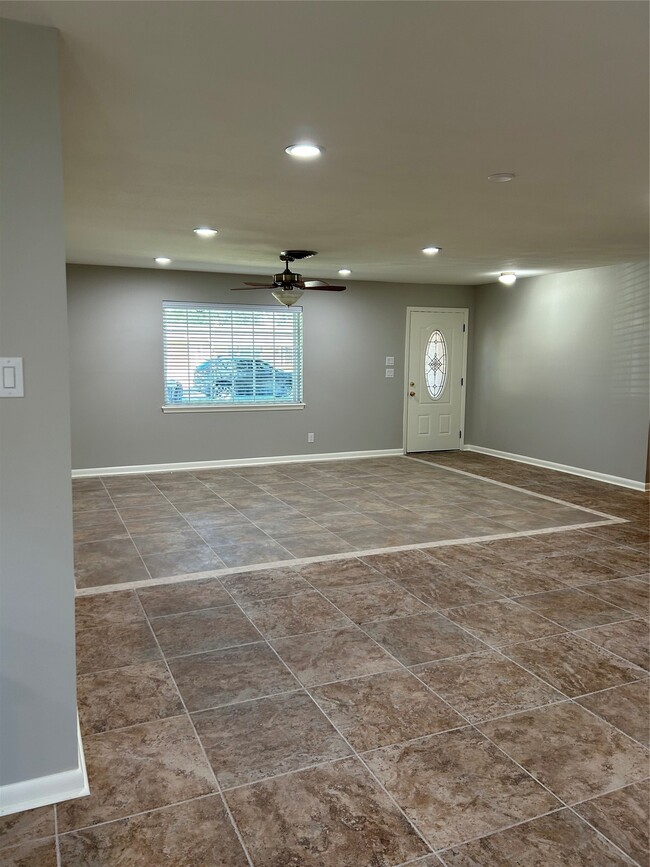 Building Photo - 10233 Moorberry Ln