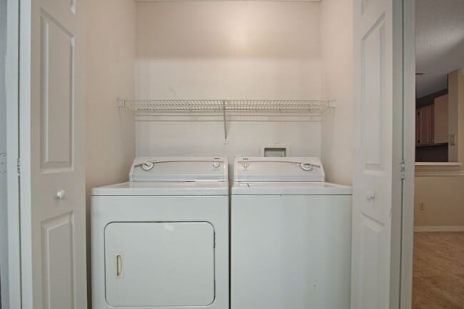 Building Photo - 1 Bedroom / 1 Bathroom Condo with Resort-Style Living