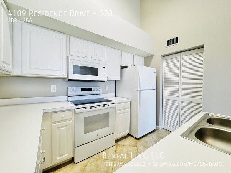 Building Photo - 4109 Residence Drive
