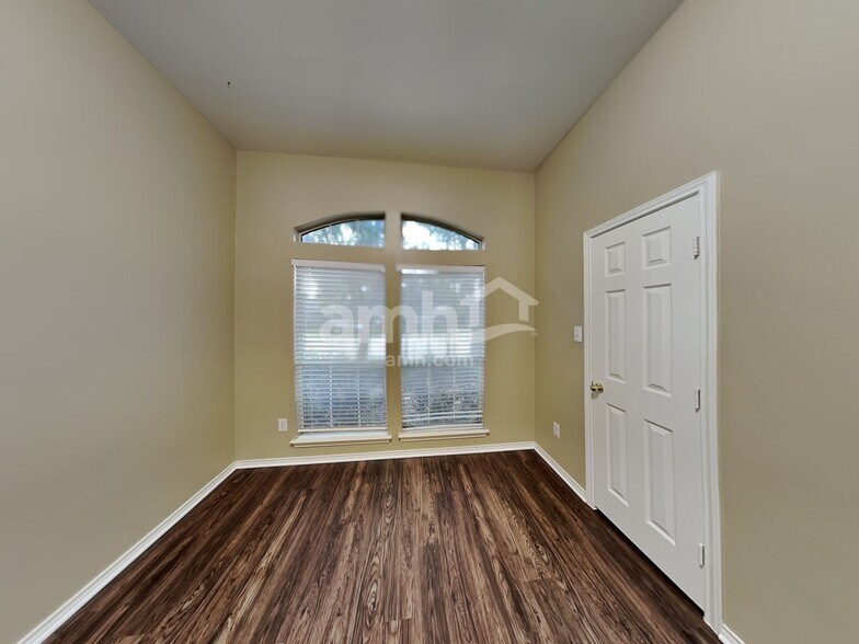 Building Photo - 1451 Sand Lake Ln