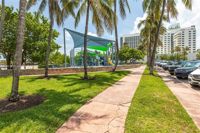 Building Photo - 4747 Collins Ave