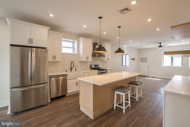 Building Photo - 1214 S 21st St