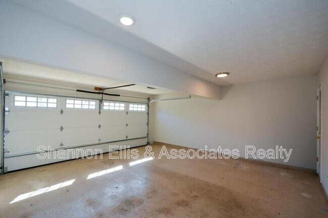 Building Photo - 4209 Reeshemah St