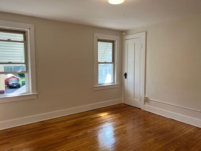 Building Photo - 14 Admiral Park
