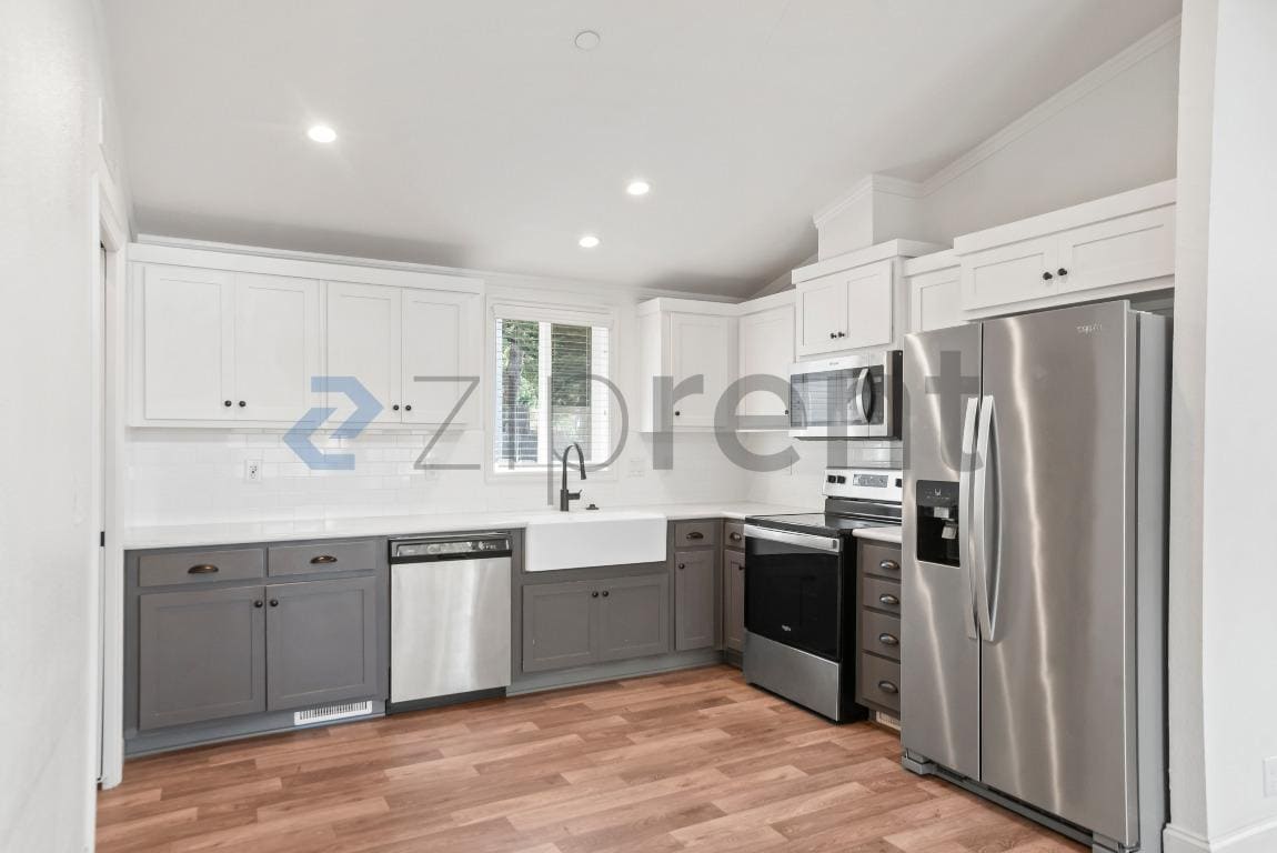 Building Photo - 2838 Romagnolo St